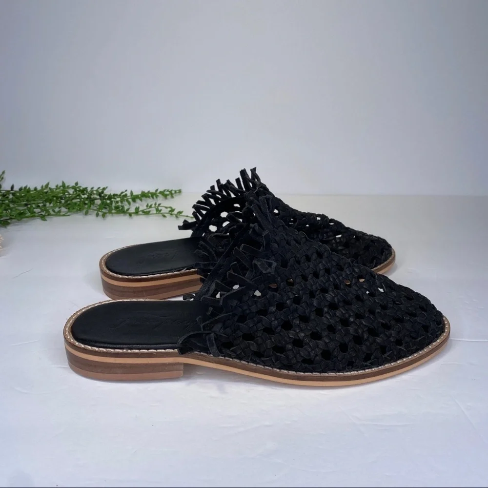 Free People Mirage Woven Leather Flat Black Fringe Slides Size 39 NWT